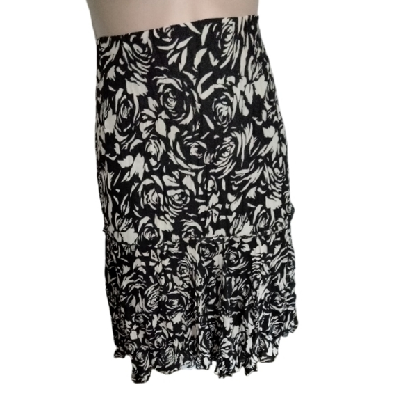 Floral skirt - Picture 3 of 5